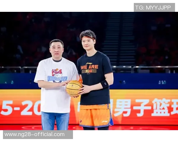 男足挑战姚明的篮球技巧谁能在这场跨界对决中胜出