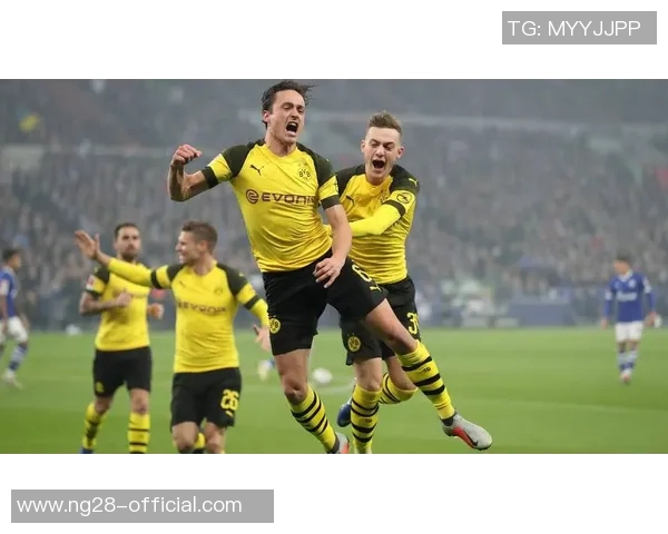 德甲激战：多特蒙德逆转曼联点球大战引爆全场激情解析